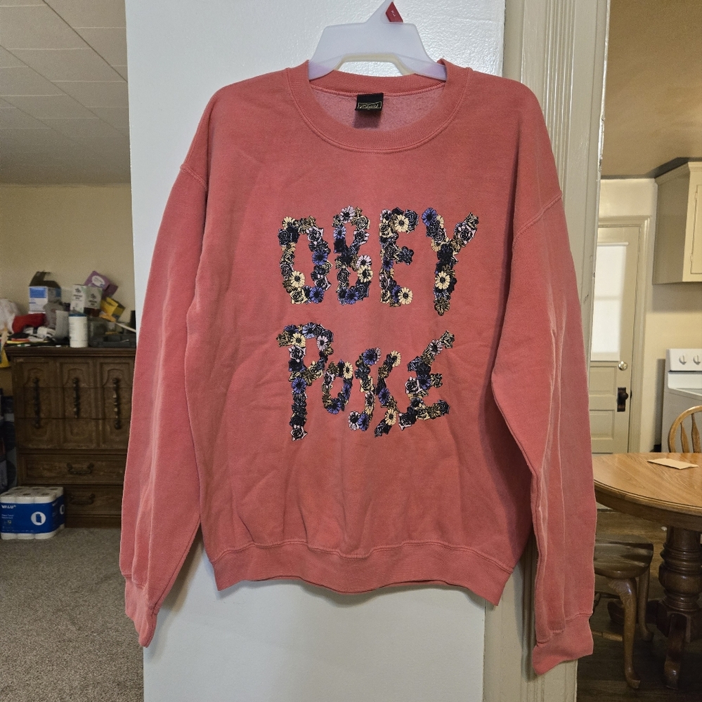 Obey coral acid wash floral graphic sweatshirt size medium in great condition